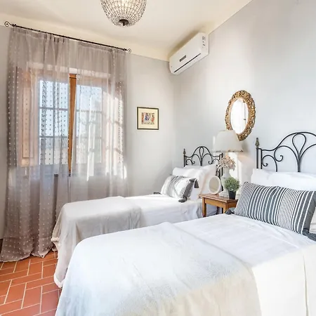 Villa Lush In Tuscan Countryside Lucca