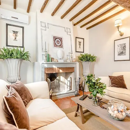 Villa Lush In Tuscan Countryside Lucca