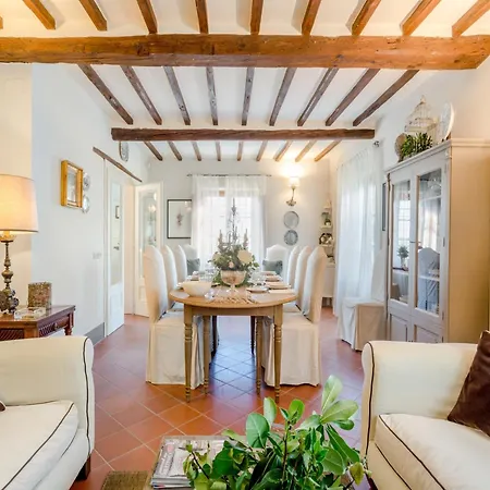 Villa Lush In Tuscan Countryside Lucca