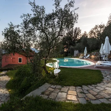 Lush In Tuscan Countryside Villa *