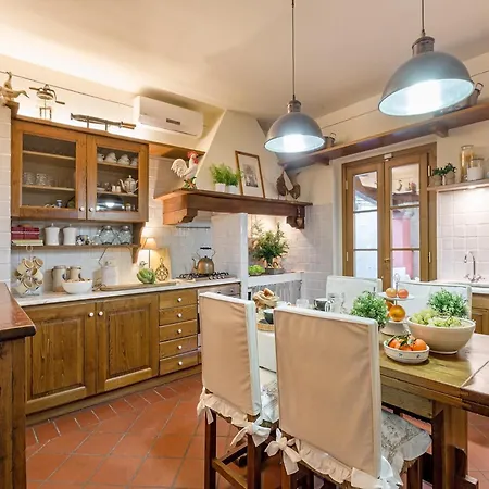 Villa Lush In Tuscan Countryside *