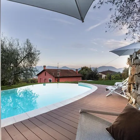 Lush In Tuscan Countryside Villa