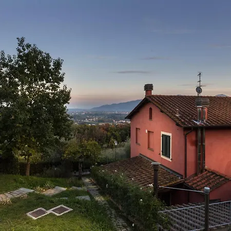 Villa Lush In Tuscan Countryside