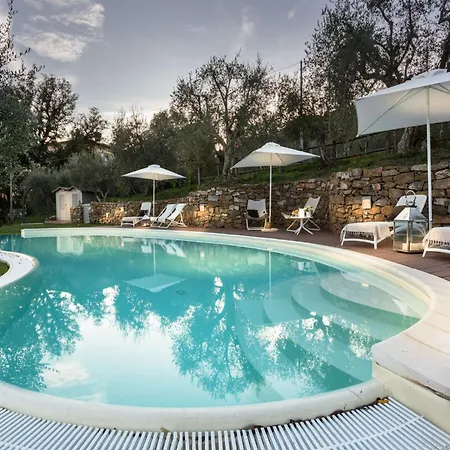 Villa Lush In Tuscan Countryside